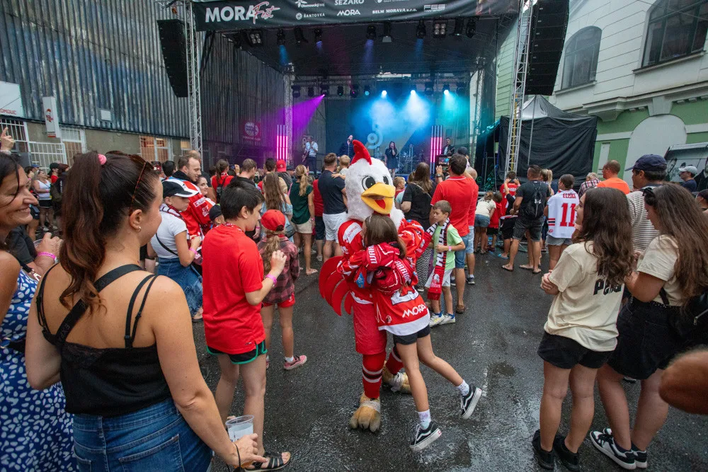 Hokejové bitvy, koncerty i divadlo. Olomoucký klub uspořádal pro fanoušky jedinečný festival