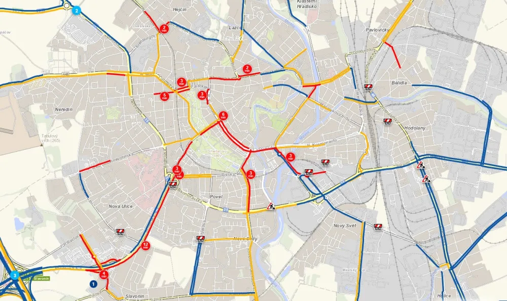 Kolony a zácpy po celé Olomouci. Opravy Velkomoravské ráno notně zkomplikovaly dopravu