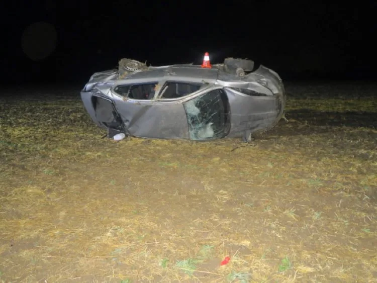 Mladíka, kterého na Přerovsku vyprošťovali z auta hasiči, měl skoro tři promile. Hrozí mu vězení
