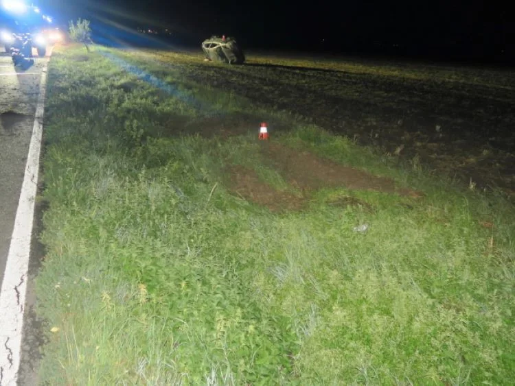 Mladíka, kterého na Přerovsku vyprošťovali z auta hasiči, měl skoro tři promile. Hrozí mu vězení