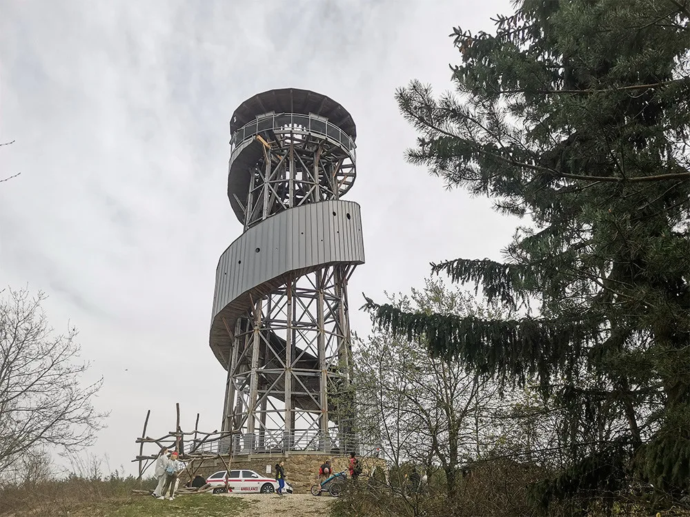 Rozhledna na Velkém Kosíři je pro veřejnost uzavřená