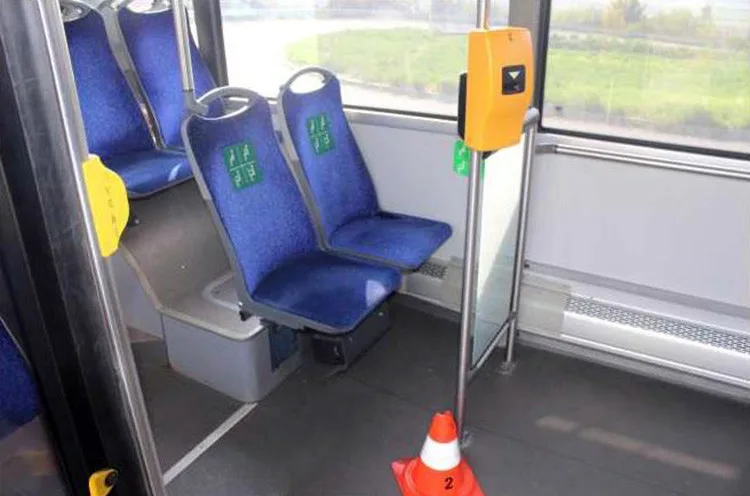 Žena se v Olomouci zranila při pádu v autobuse. Policie žádá o pomoc svědky