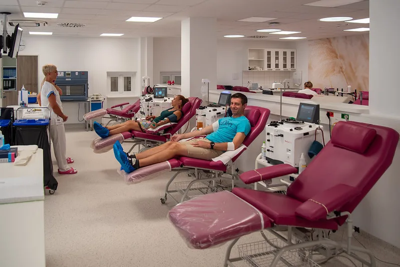 Olomoucké Transfuzní oddělení je nové, dárci mají komfortní a moderní prostředí. Vracejí se oblíbené párky