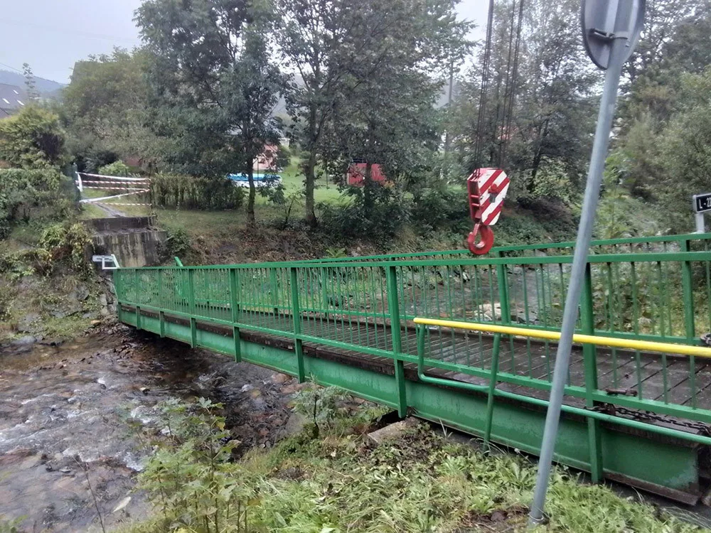 Hasiči odstraňují na Jesenicku lávky přes řeku, nejen pro Olomouc budou rozhodující noční lijáky