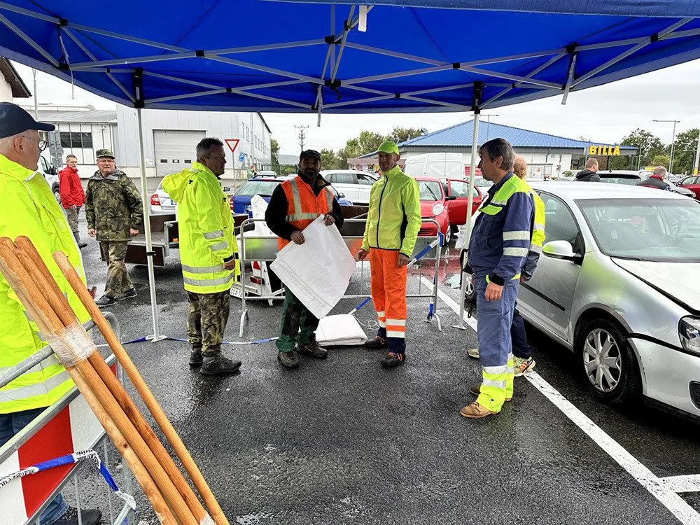V sobotu ráno začalo město vydávat občanům písek pro zabezpečení jejich nemovitostí