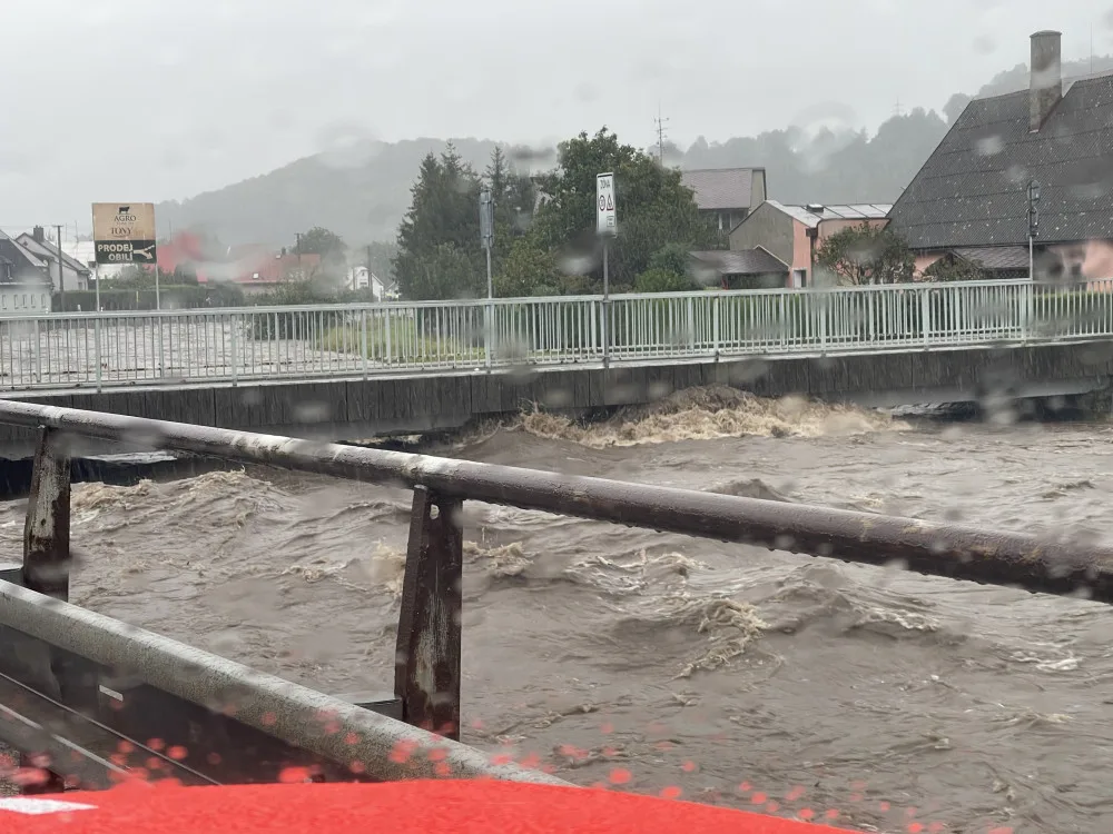V Olomouckém kraji je vyhlášen stav nebezpečí. Na Jesenicku pravděpodobně přibude evakuovaných lokalit