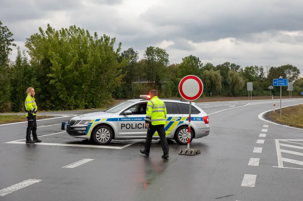 Bez vody, elektřiny a odříznutí od světa. Zaplavená Litovel prožívá kritické hodiny