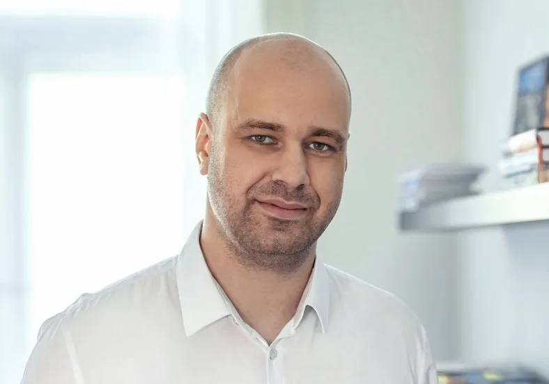 Proruská propaganda se v Česku v průběhu času zagresivňuje, říká odborník na dezinformace Roman Máca.