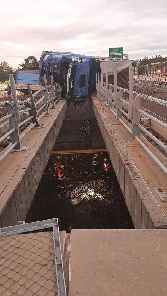7 - Dopravní nehoda kamionu na D35 u Olomouce