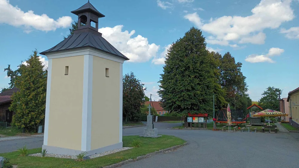 Sto pět let stará lípa z Bousína je v superfinále ankety Strom roku. Hlasovat lze pouze do neděle