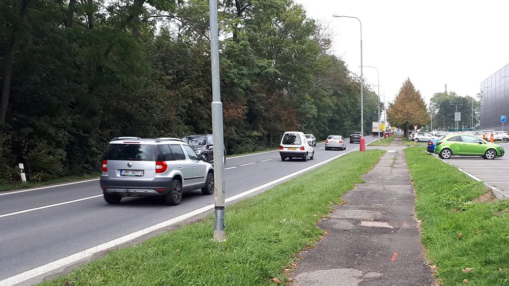 Silnice I/46 na Olomoucké ulici ve Šternberku projde opravou - ilustrační foto
