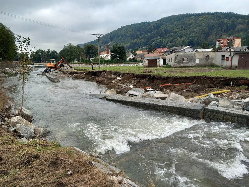 Poškozené koryto Branné Hanušovice-Jindřichov