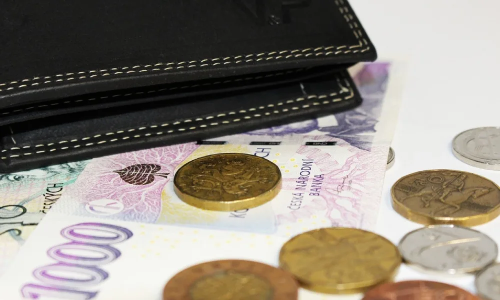 Mrtvé peníze Čechů: Na běžných účtech bez výnosu leží přes bilion korun