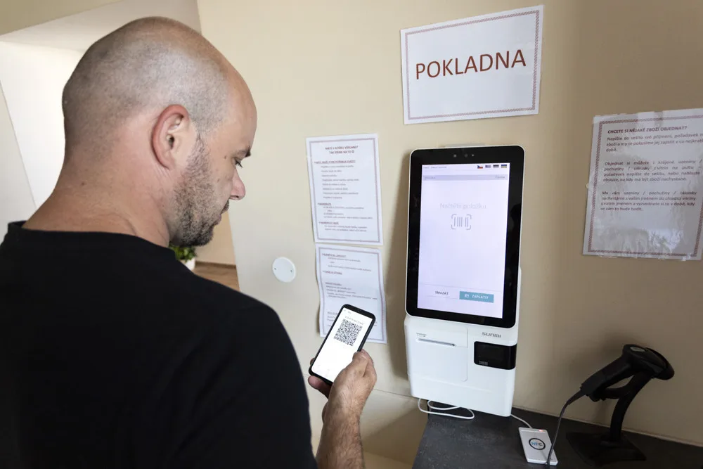 První samoobslužná prodejna v kraji má za sebou rok provozu. Měrotín si ji nemůže vynachválit