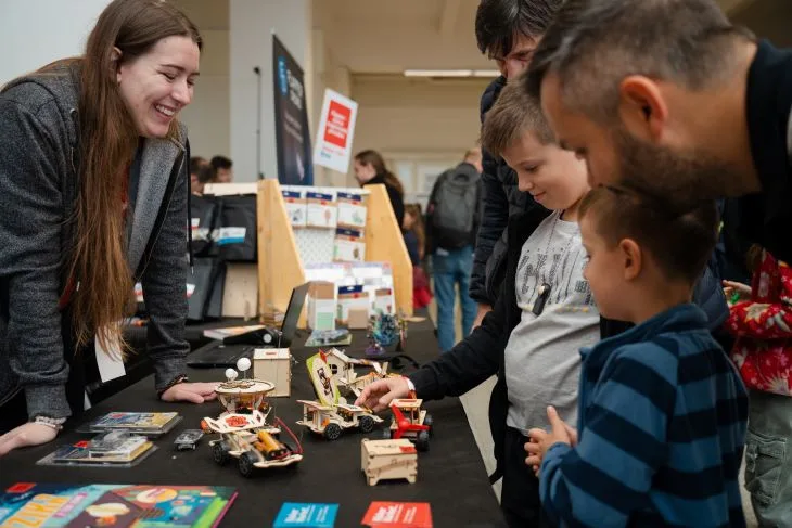 Humanoidní robot, řemesla i technologie - světový festival Maker Faire zavítá již počtvrté do Olomouce