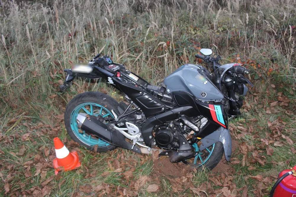 Na Litovelsko startoval záchranářský vrtulník, dívka na motorce narazila do stromu