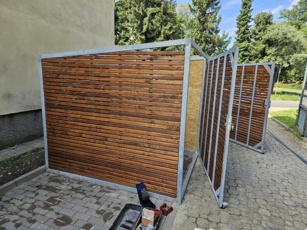Šternberk má coolny. Vybudoval dvě dobíjecí místa pro elektrické vozíky, které využívají senioři