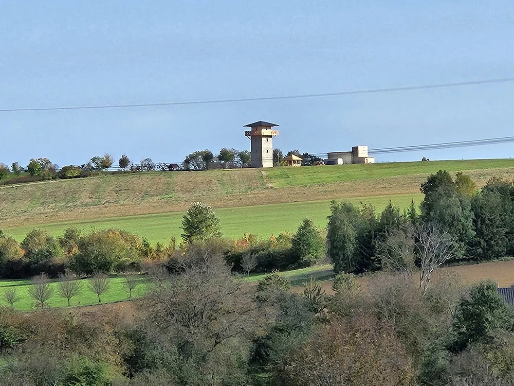 Římská vyhlídková věž v Tučíně se chystá na otevření, k rozhledně vyrazí i turistický vláček