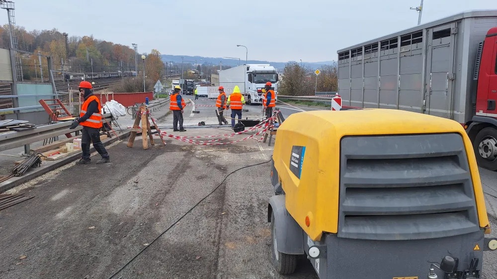 Opravy mostu v Zábřehu na hlavní trase na Jeseníky se minimálně o měsíc protáhnou