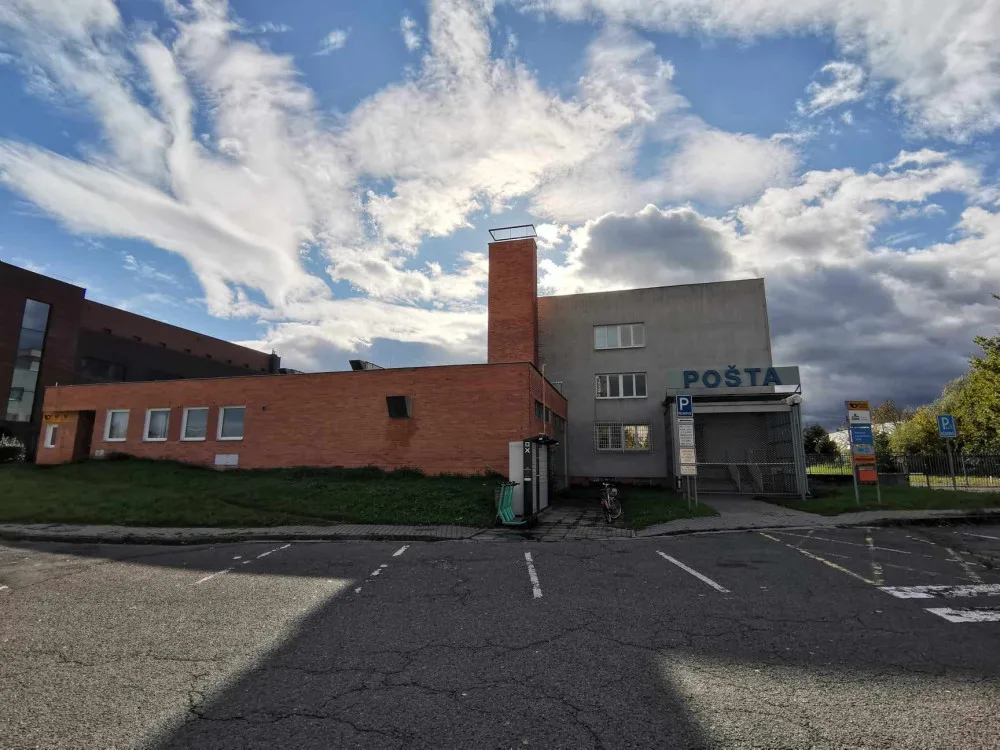 Budovy České pošty v Olomouci-Hejčíně