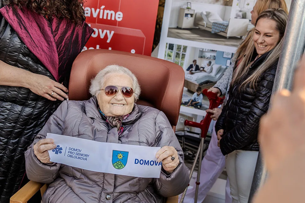 VIDEO: Šternberk otevřel unikátní domov seniorů. Zájem o prohlídku moderní stavby byl mimořádný
