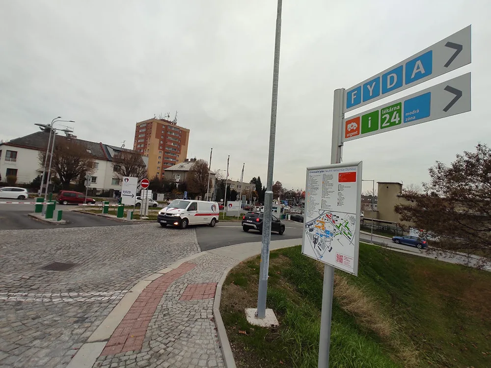 Olomoucká fakultní nemocnice vylepšila navigační systém, s orientací pomůže i oblíbená aplikace