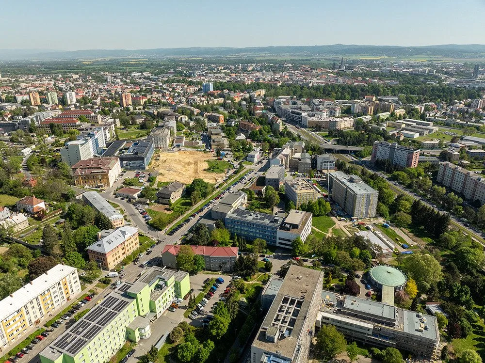 Olomoucká fakultní nemocnice vylepšila navigační systém, s orientací pomůže i oblíbená aplikace