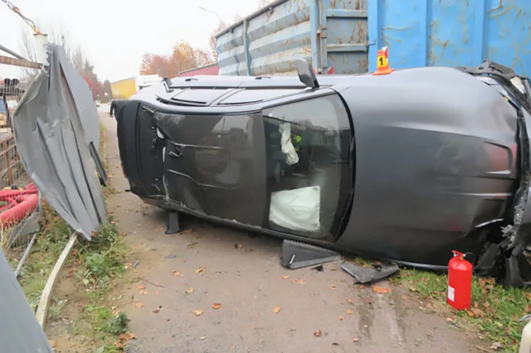 Smyk v BMW a pozitivní test na kokain. Mladík v Prostějově havaroval, škoda činí dva miliony