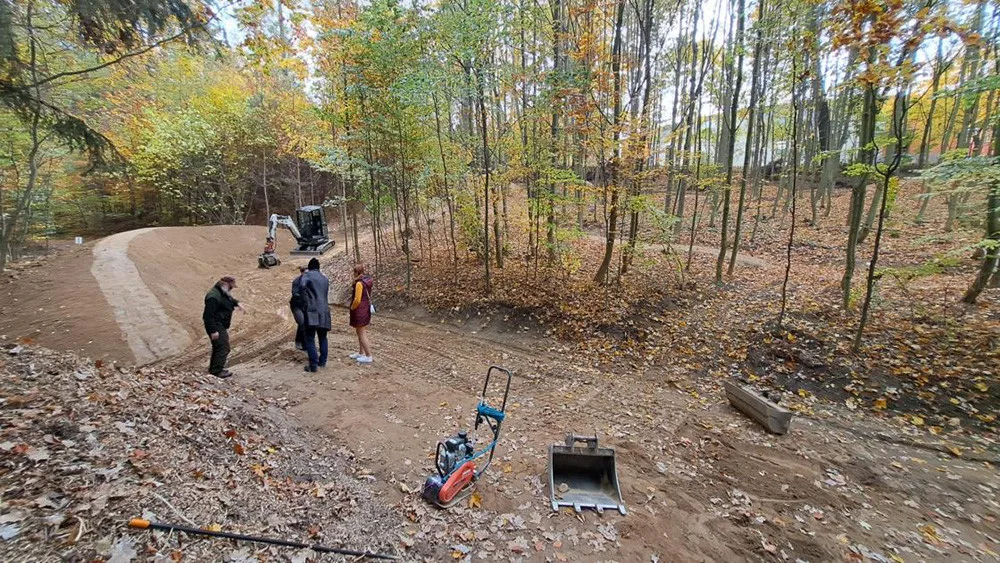 Cyklotrasy, studánka, tůně i nová výsadba. Šumperský příměstský les prošel řadou úprav