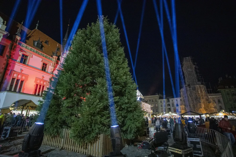 Vánoční strom Floriánek na Horním náměstí v Olomouci