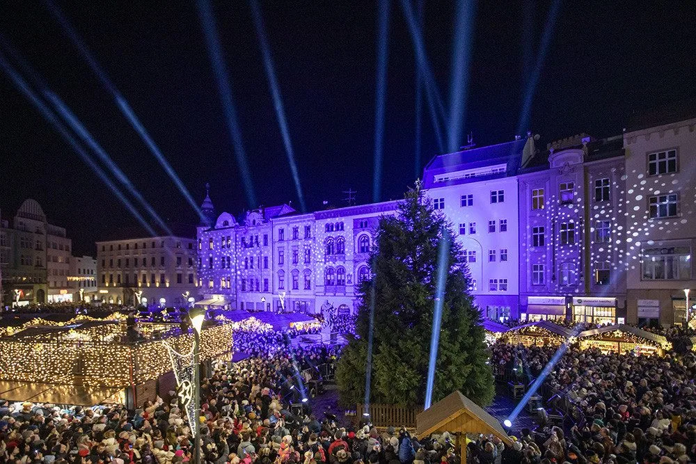 Vánoční strom Floriánek na Horním náměstí v Olomouci