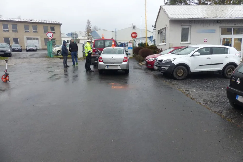 Řidič s téměř třemi promile boural ve Zlatých Horách. Další den sedl za volant opět notně opilý