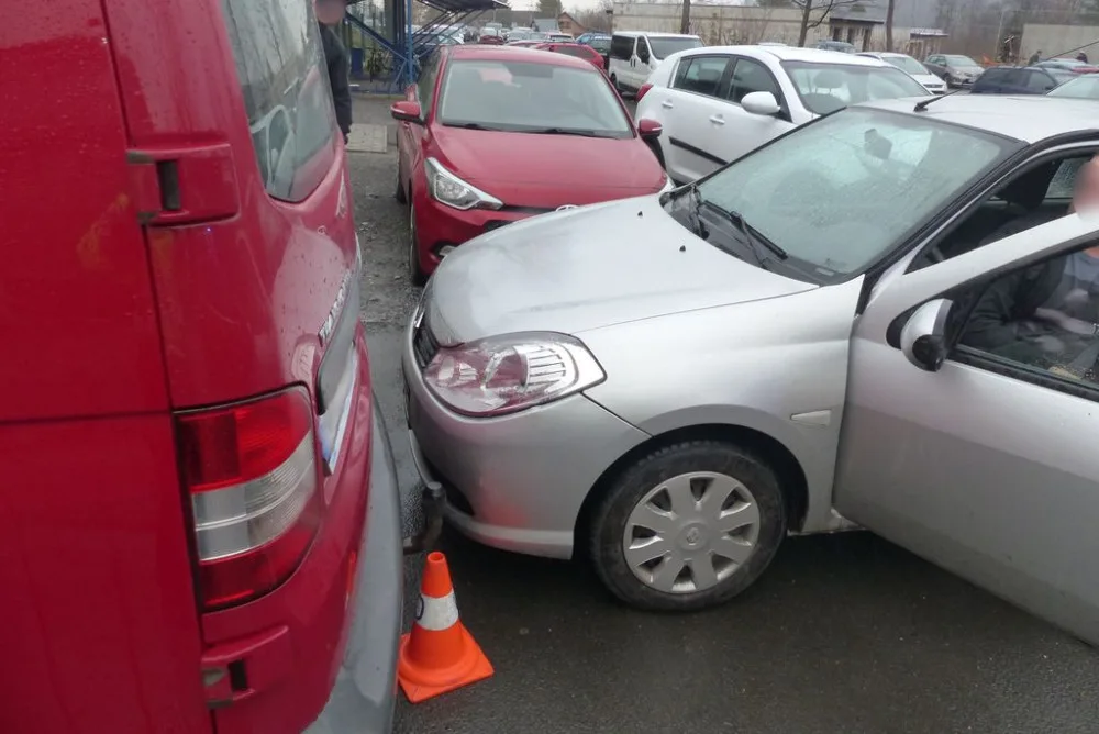Řidič s téměř třemi promile boural ve Zlatých Horách. Další den sedl za volant opět notně opilý
