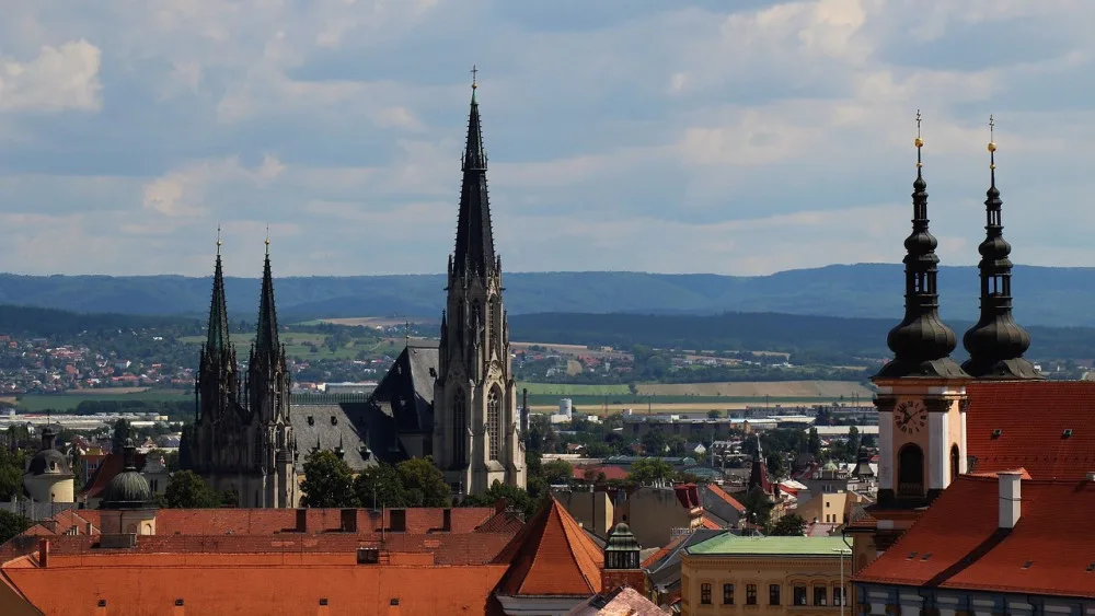 DRBNA HISTORIČKA: Hanácká metropole je ve skutečnosti hora. Nejstarší dějiny Olomouce ukrývají paradox tří kopců uprostřed roviny