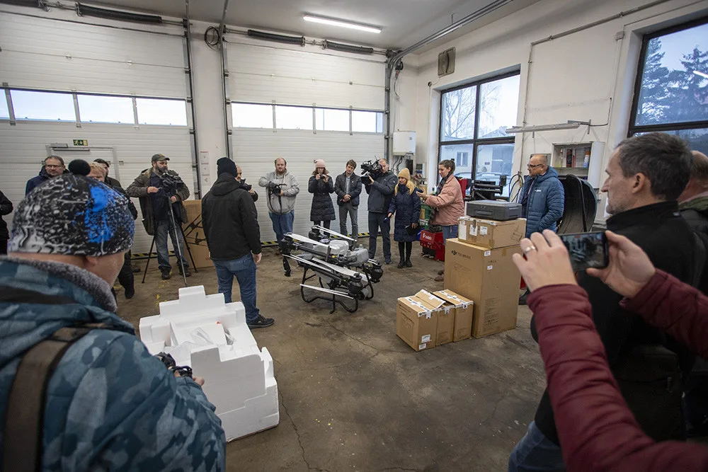 Do bitev s komáry povolali na Litovelsku speciální dron. Postřikem ošetří obrovské plochy