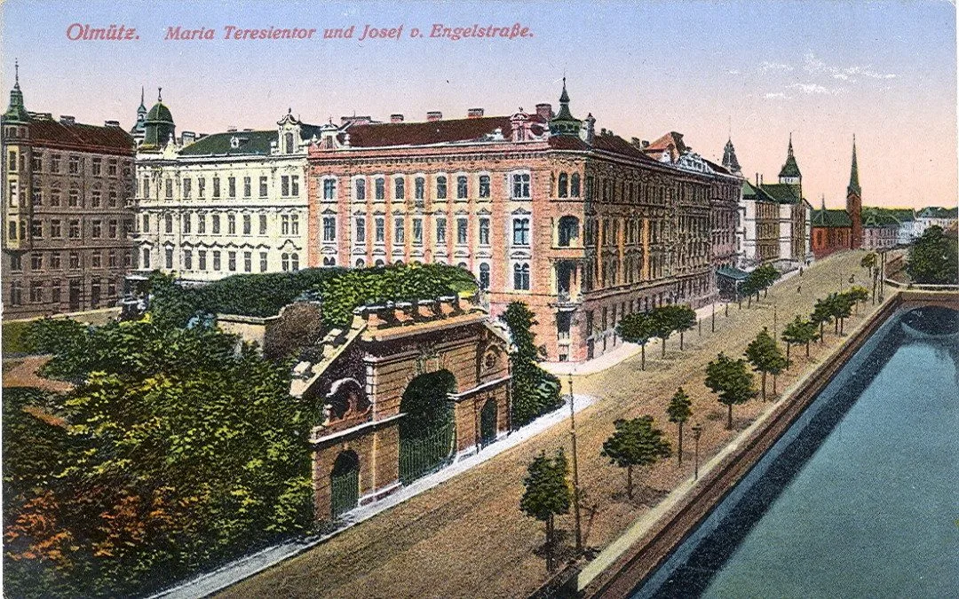 Terezská brána kolem roku 1914