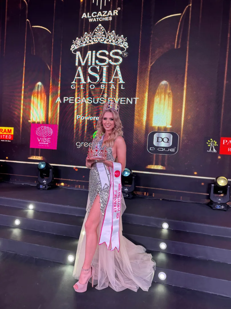 Kráska z olomoucké univerzity pobláznila Indii. Tereza Žáková zvítězila i díky svým znalostem v Miss Glam Universe
