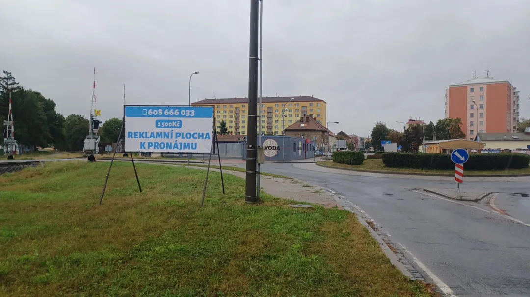 černé bilboardy