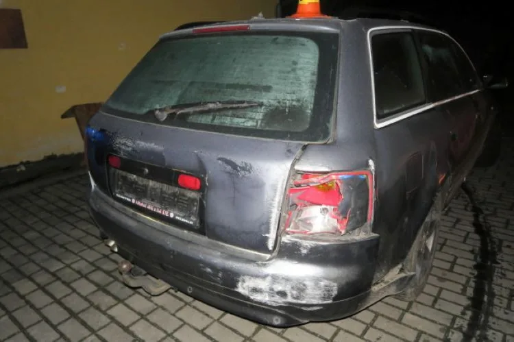 Opilý řidič pod vlivem marihuany za sebou v Doloplazech nechal spoušť. Neměl řidičák, techničák ani SPZ