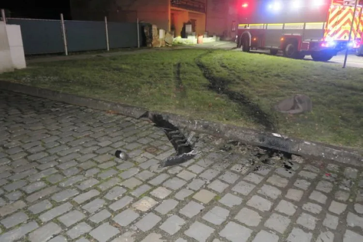 Opilý řidič pod vlivem marihuany za sebou v Doloplazech nechal spoušť. Neměl řidičák, techničák ani SPZ