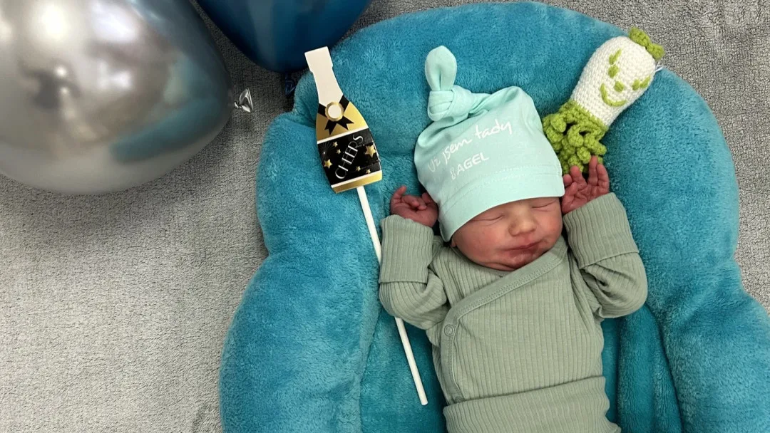 Prvním dítětem letošního roku v kraji je Tomáš, který se krátce po půlnoci narodil ve Šternberku