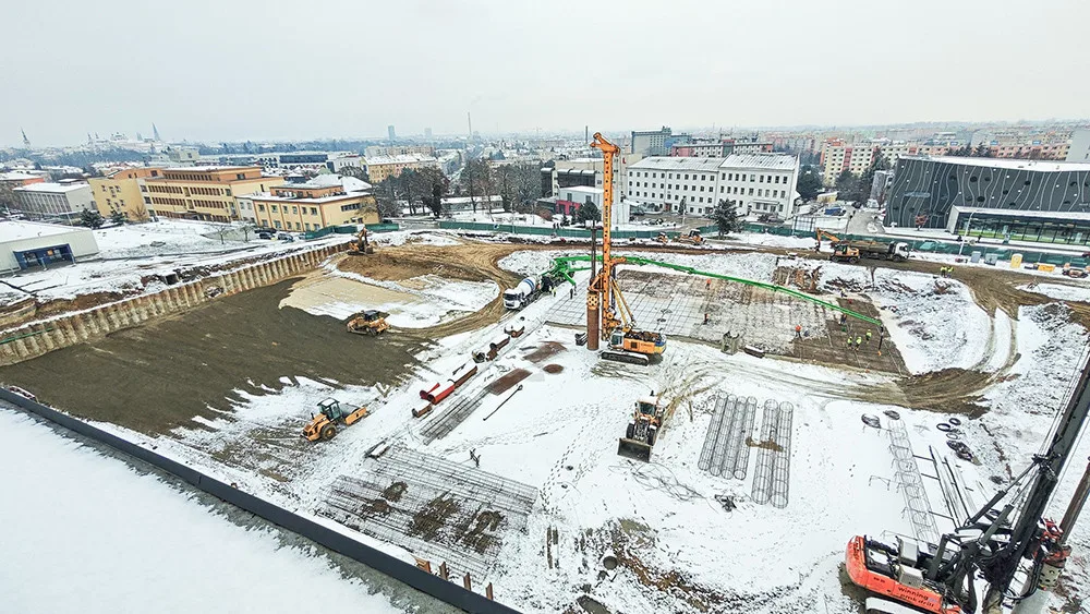 Pohled na staveniště nového pavilonu B Fakultní nemocnice Olomouc