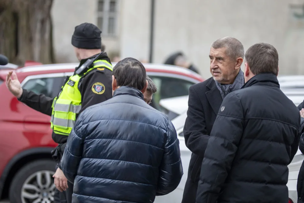 Na rozloučení s Milanem Ferancem dorazily stovky lidí. Do Olomouce přijel i Andrej Babiš