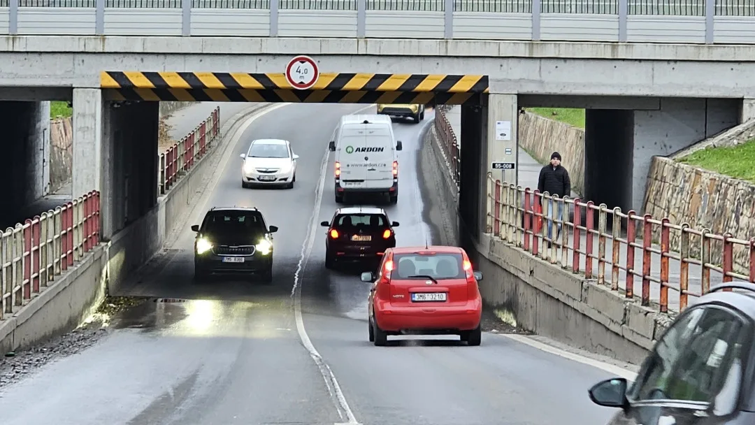 Vodu z podjezdu v Předmostí odvede kilometr dlouhé podzemní potrubí. Stavět se začne po dokončení D1