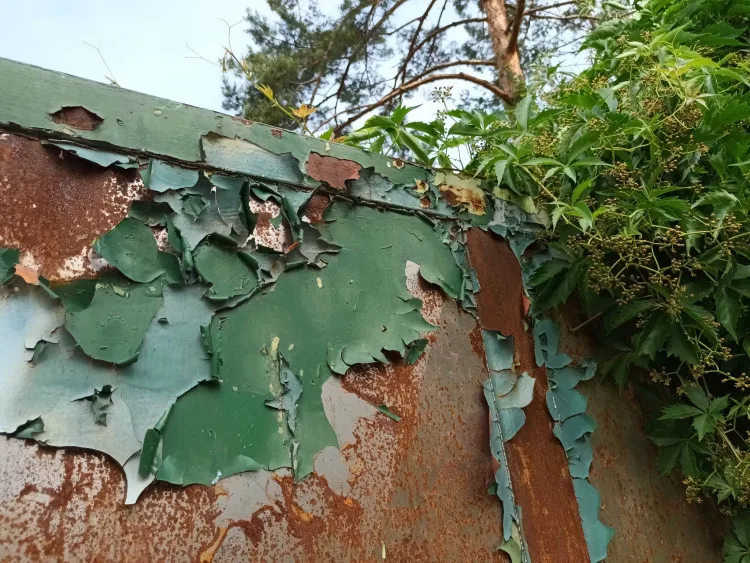 Téměř deset let od demolice. Obnova prázdného areálu Jezdeckých kasáren v Prostějově moc nepokročila