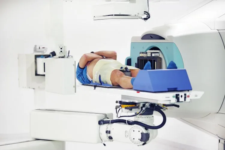 Nečekaná diagnóza, jasné řešení: Jak protonová terapie pomáhá mužům s rakovinou prostaty