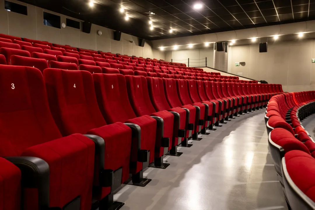 Olomoucké kino Metropol má nové sedačky, v předsálí vznikl druhý bar. Loni přilákalo 60 tisíc diváků