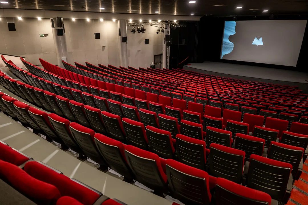 Olomoucké kino Metropol má nové sedačky, v předsálí vznikl druhý bar. Loni přilákalo 60 tisíc diváků