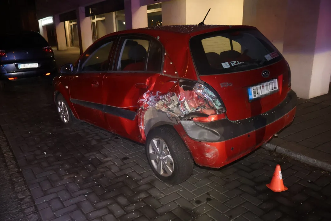 Nezletilý intoxikovaný řidič nad ránem převrátil v Olomouci auto, čtyři lidé utrpěli zranění