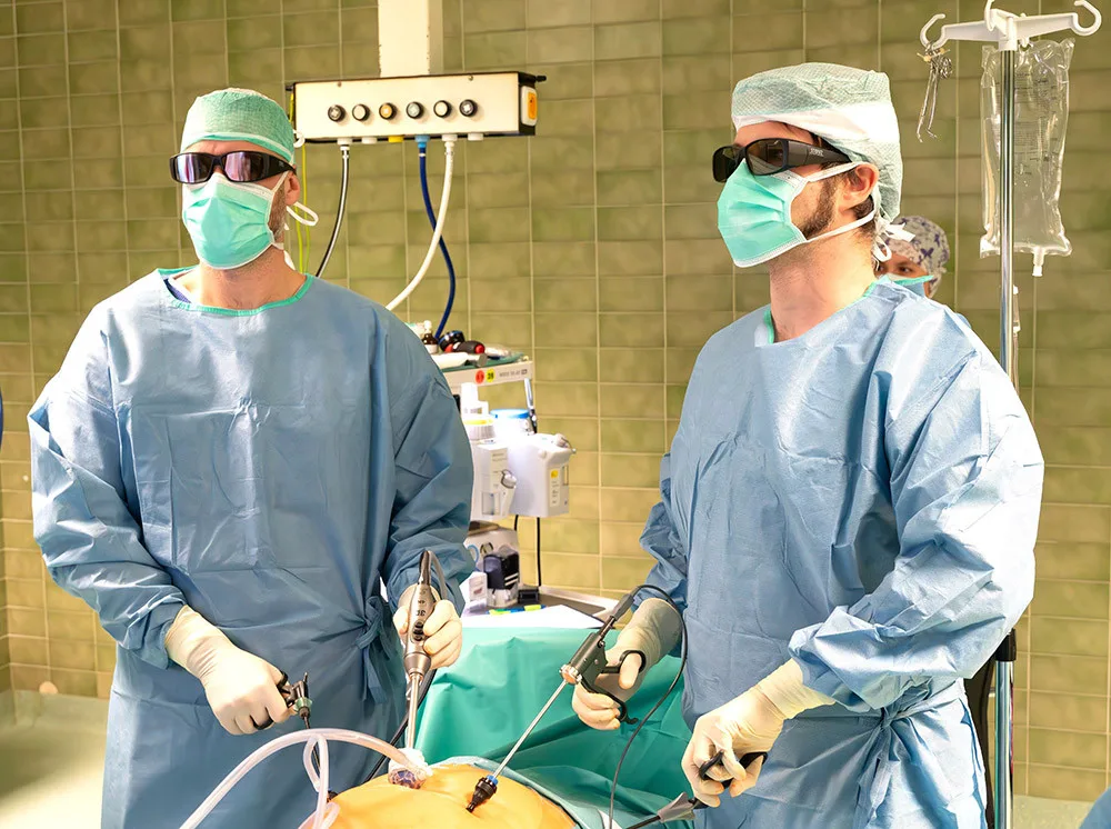 Nové laparoskopy s 3D brýlemi využívají šumperští lékaři gynekologického oddělení například při operacích endometriózy.